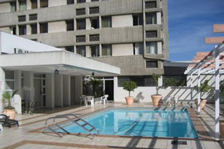 Pool 100 of 101
