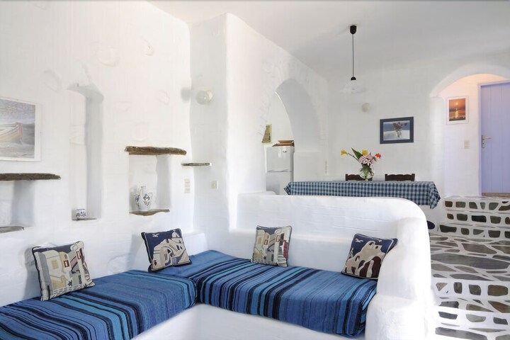 AGIA IRINI VILLAS