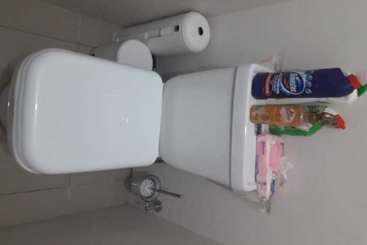 Room 8 of 10