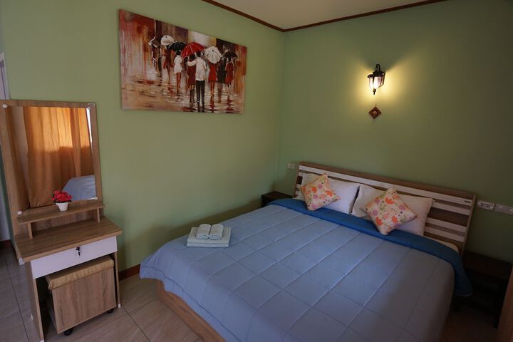 Room 6 of 49