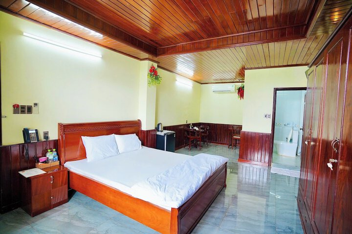 Room 13 of 22