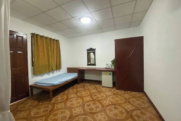 Room 17 of 52