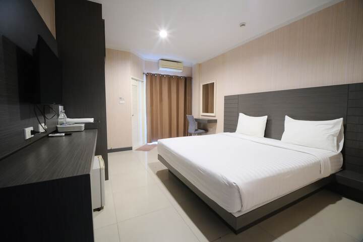 Room 27 of 40