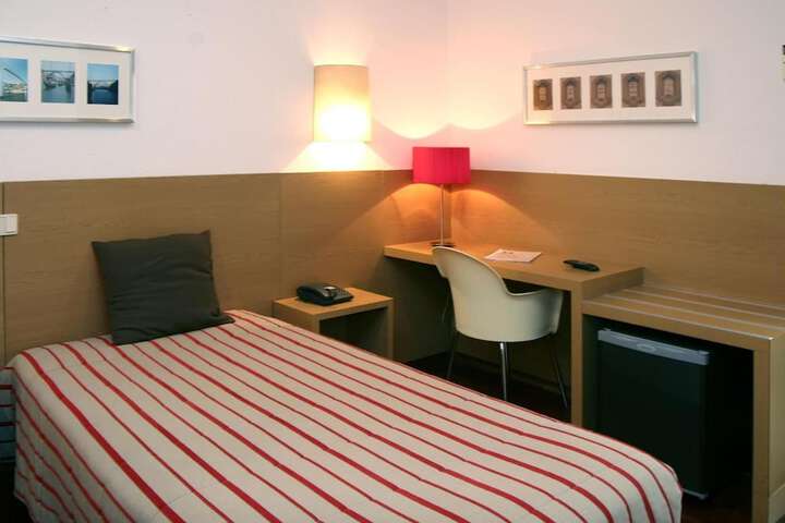 Room 11 of 35