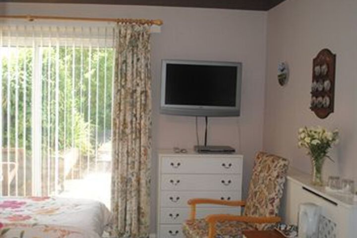 Room 9 of 13