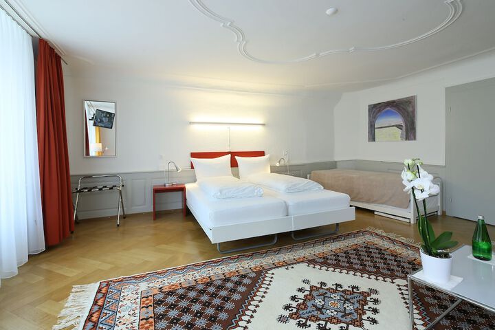 Room 10 of 60