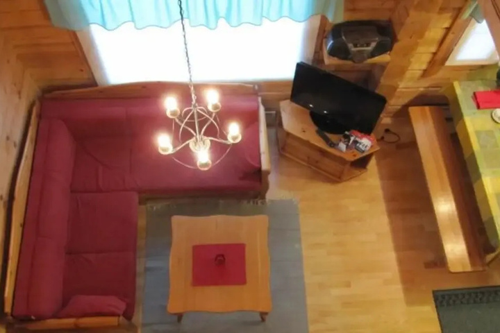 Room 9 of 13