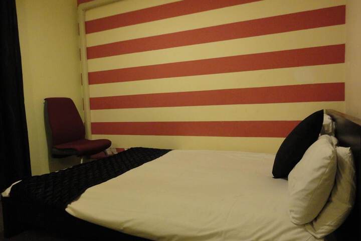 Room 18 of 31