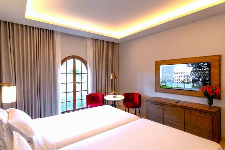 Room 34 of 145