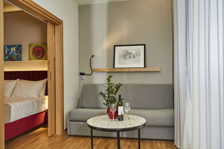 Room 44 of 74