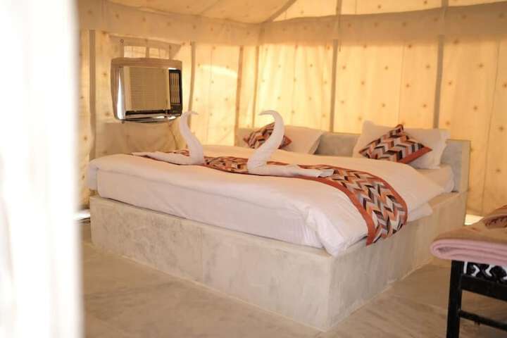 Room 4 of 30
