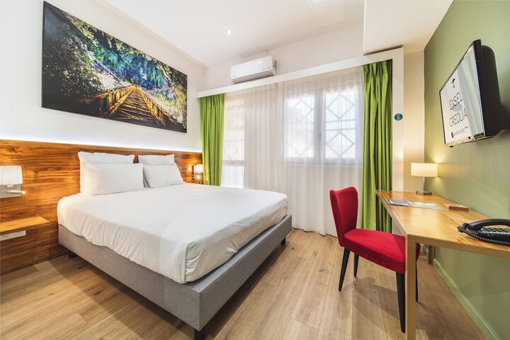 Room 4 of 35