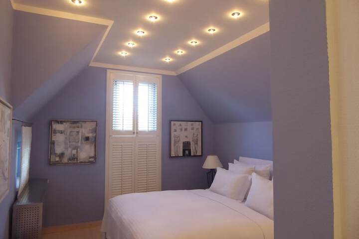 Room 7 of 52