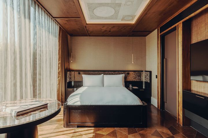 Room 89 of 102