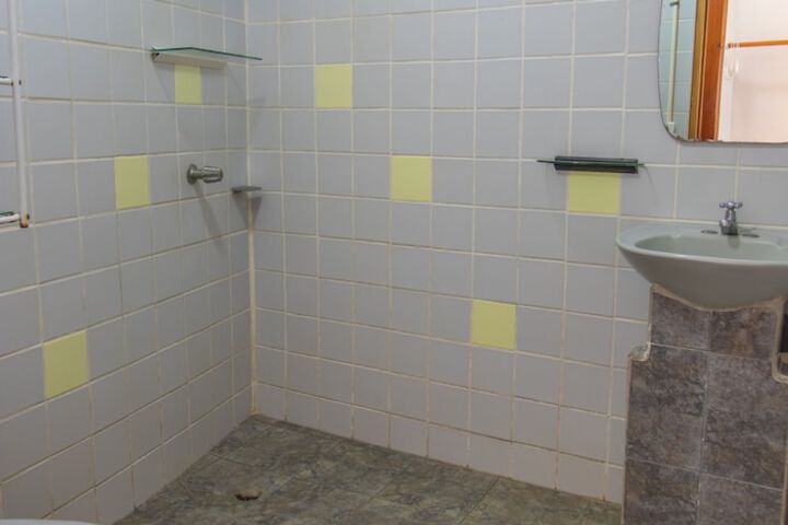 Room 76 of 97