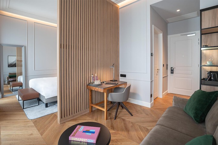 Room 14 of 70