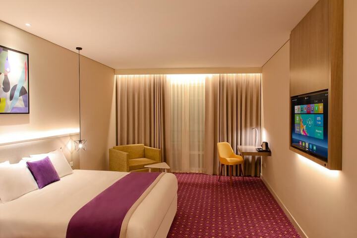 Room 9 of 43