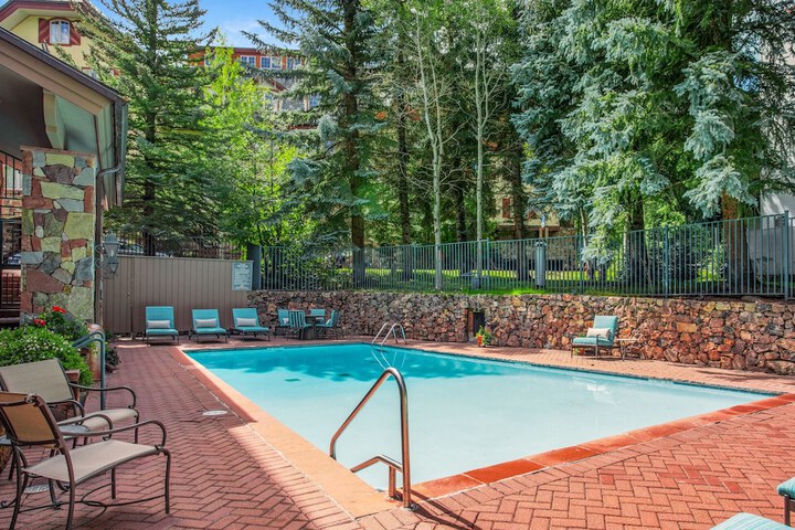 Pool 22 of 32