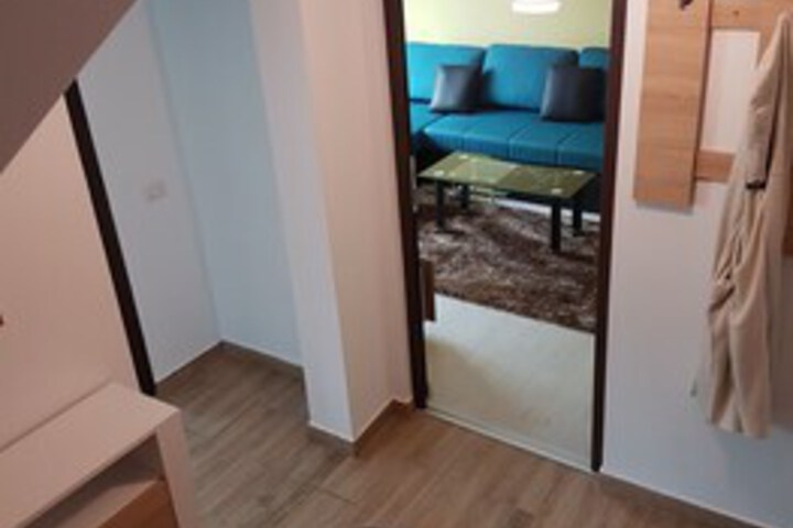 Room 9 of 22