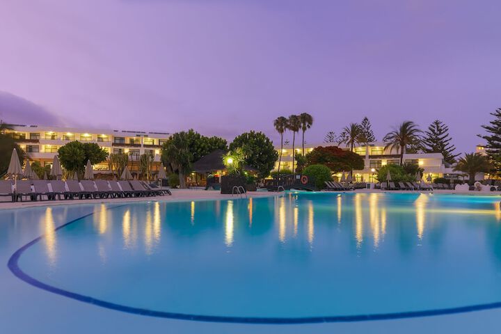 Pool Hotel