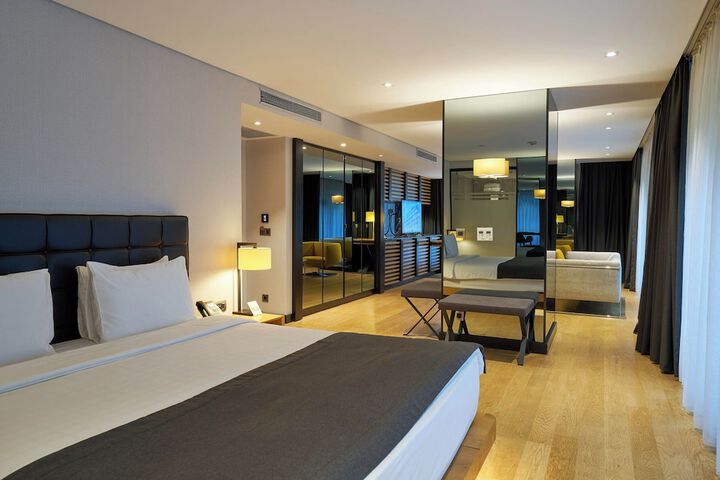 Room 96 of 203