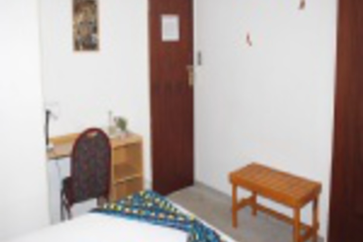 Room 277 of 288
