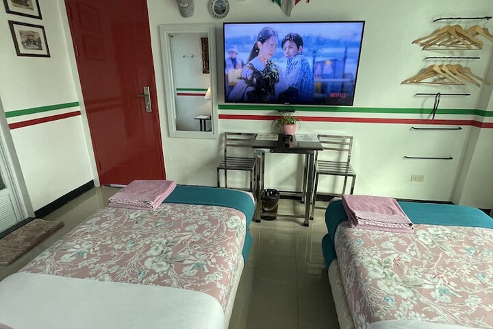 Room 5 of 17