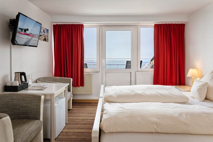 Room 14 of 34
