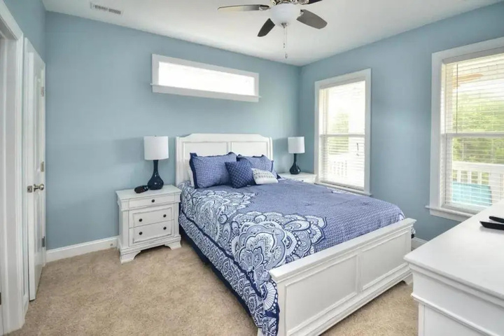 Room 5 of 17