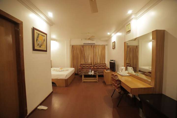 Room 8 of 35
