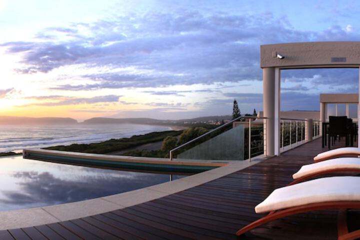 Pool Hotel