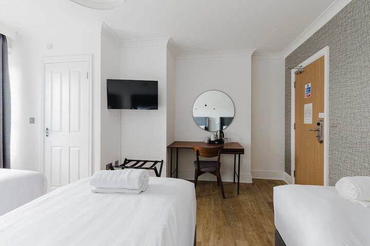 Room 32 of 135