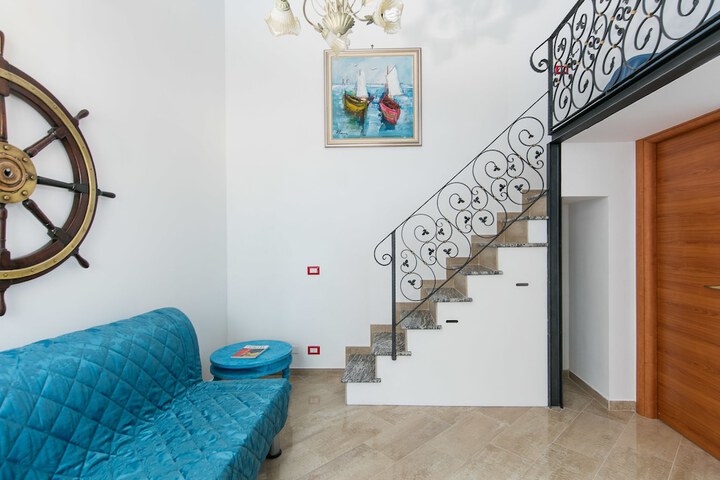 Room 5 of 34
