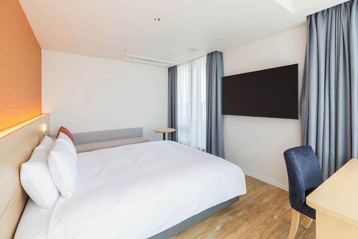 Room 21 of 53