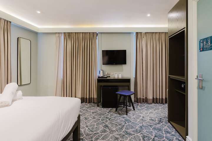 Room 119 of 263