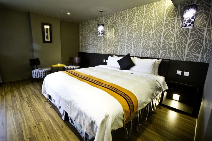Room 12 of 36