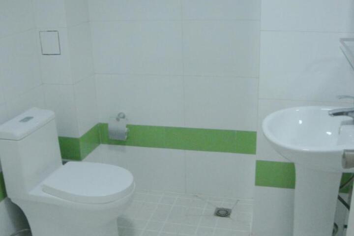 Room 3 of 8