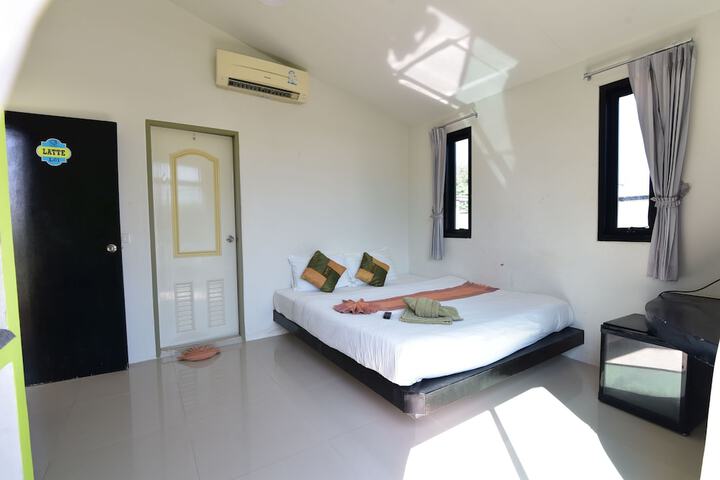 Room 13 of 48
