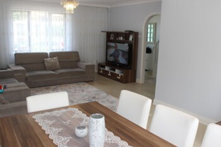 Room 9 of 34