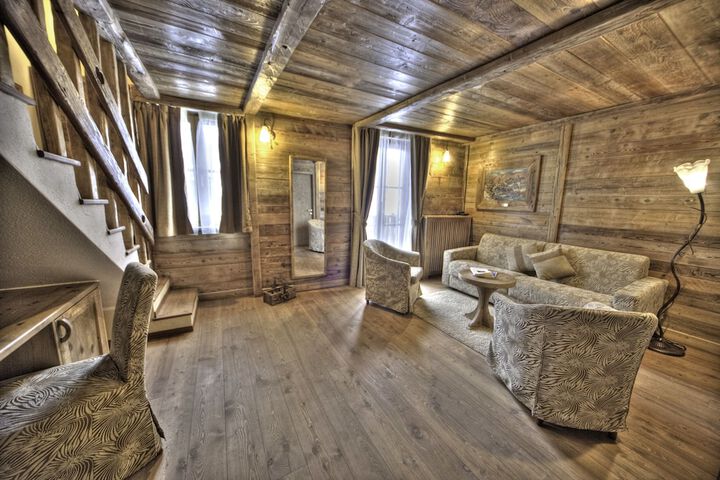 Room 25 of 49