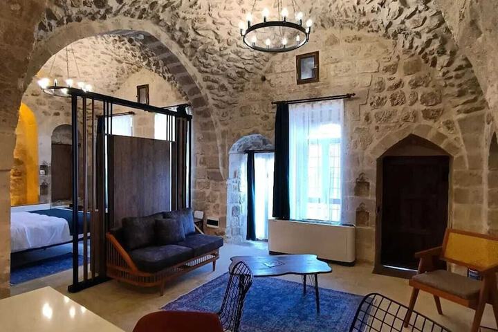 Room 9 of 31