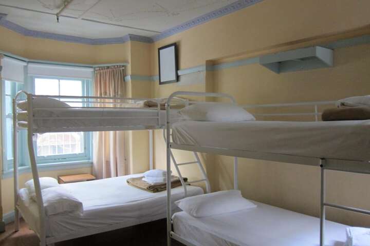 Room 28 of 61