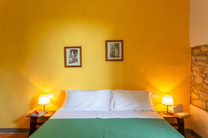 Room 4 of 42