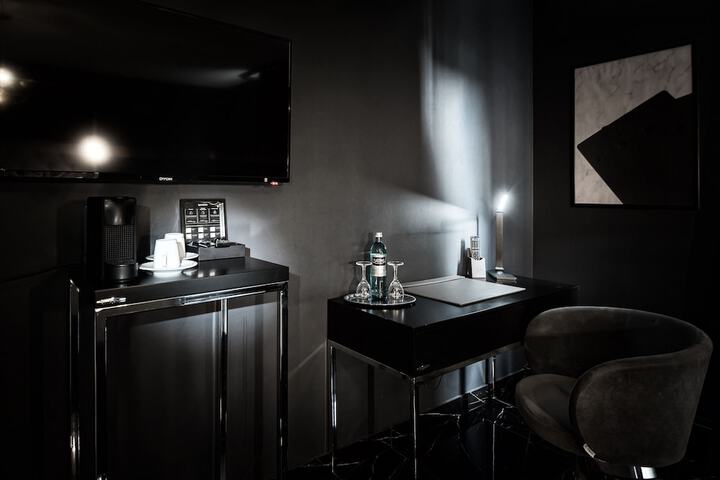 Room 14 of 27