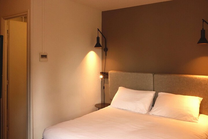 Room 2 of 43