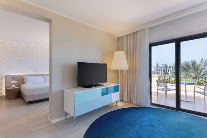 Room 39 of 182