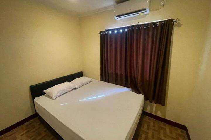 Cozzy Galaxy Hotel