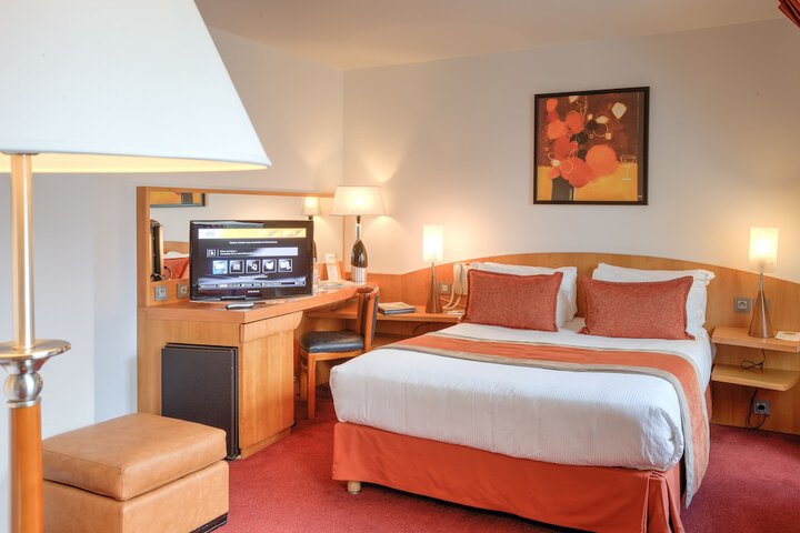 Room 25 of 62