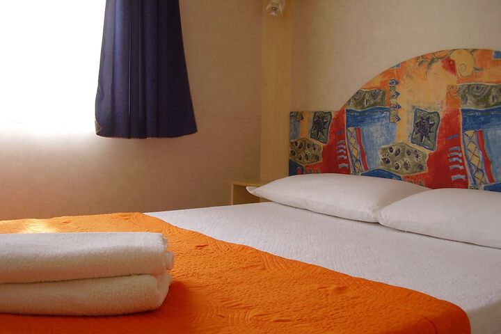 Room 3 of 35