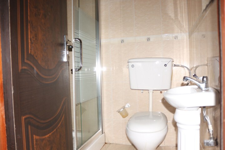 Room 16 of 19